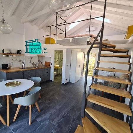 Gythio Townhouseアパートメント エクステリア 写真