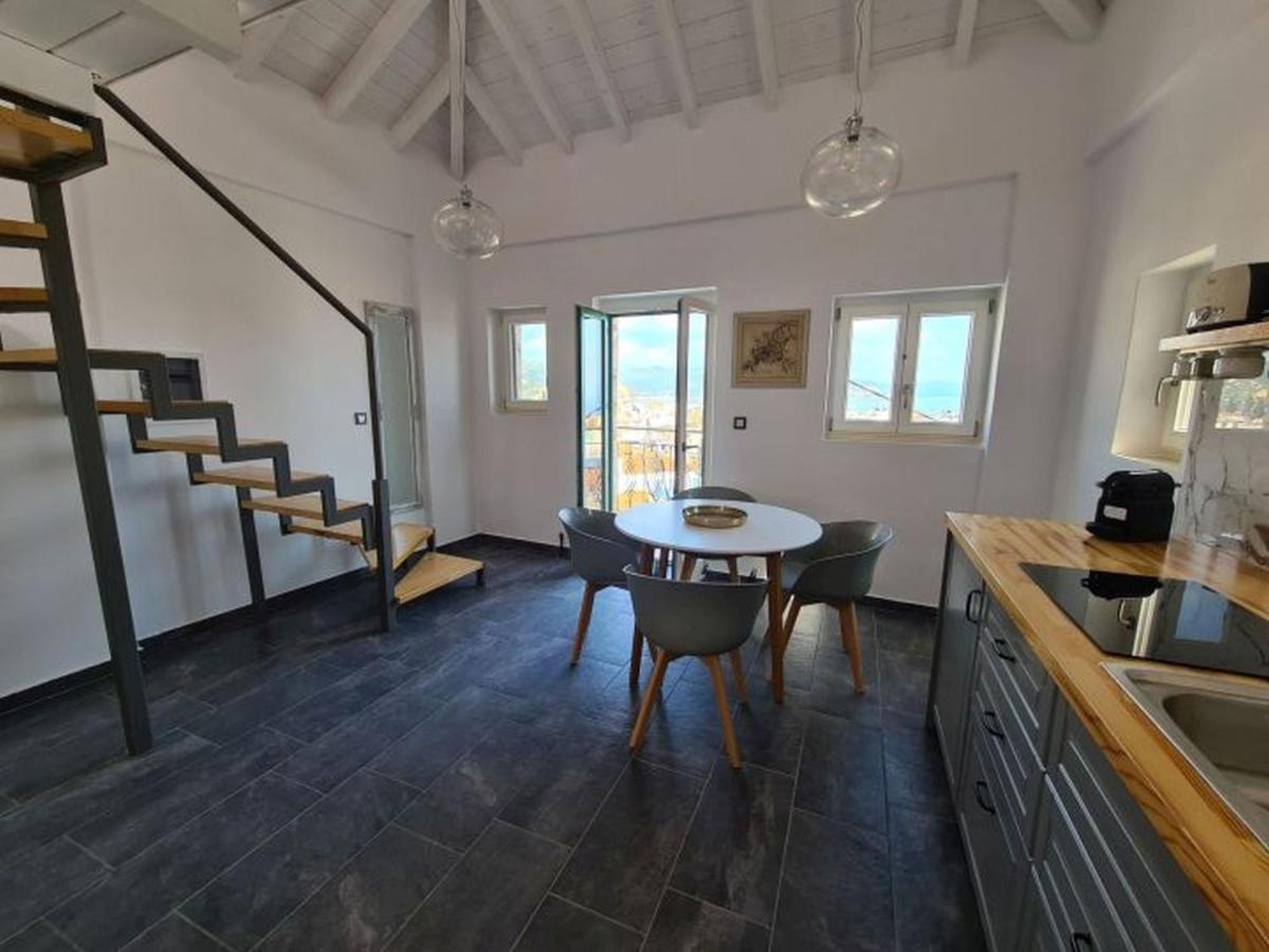 Gythio Townhouseアパートメント エクステリア 写真