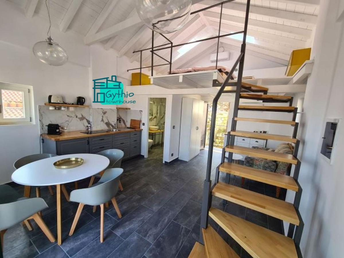 Gythio Townhouseアパートメント エクステリア 写真